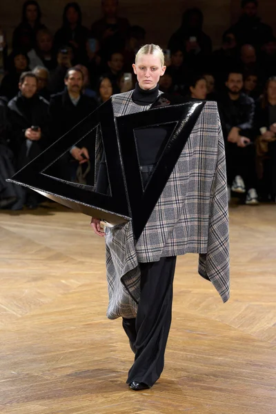 Look 1